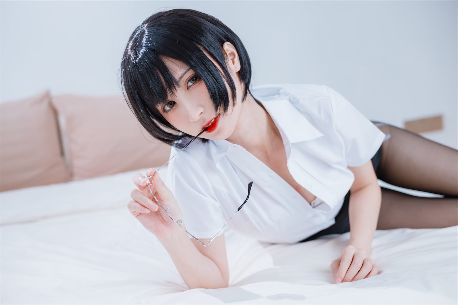 贝儿酱Miki OL装